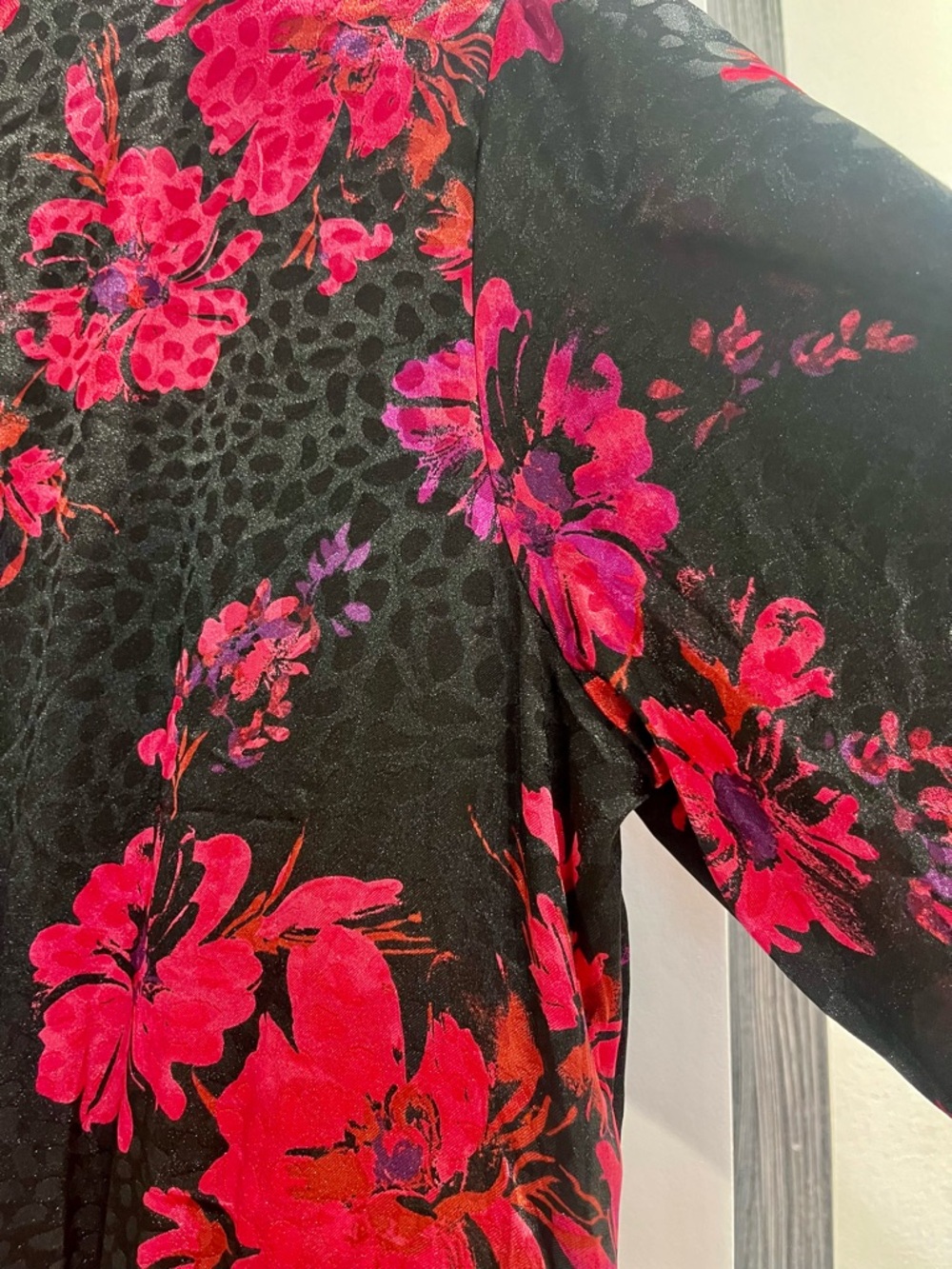 Signature by Robbie Bee Black Midi Dress with Fuchsia Floral Print - Picture 6 of 7